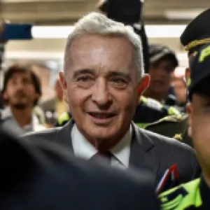 ¿Cómo se ejecutará la orden de encarcelamiento del expresidente Álvaro Uribe?