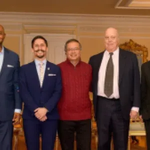 ¿Es viable eliminar el requisito de inglés para ser embajador? Expertos analizan a fondo la polémica propuesta del Gobierno de Petro
