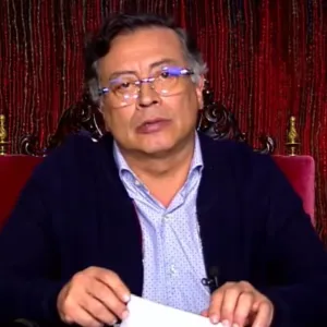 'Deben crecer los impuestos a los ricos': presidente Gustavo Petro defiende su gobierno en televisión 