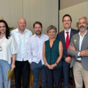 ¿Qué hacían reunidos en Cartagena Gustavo Bolívar, Claudia López, Vicky Dávila, María Fernanda Cabal y Juan Daniel Oviedo?