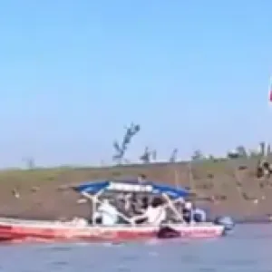 Encuentran bandera colombiana en límite entre Colombia y Perú del río Amazonas: la armada peruana la retiró