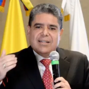 ‘No voy a contradecir, ni a sustentar la cifra del presidente’: contralor Carlos Hernán Rodríguez sobre deudas de las EPS