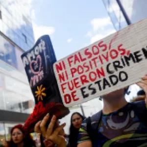 Las sanciones que pesan contra abogada que habría sugerido envenenar a un testigo de ‘falsos positivos’