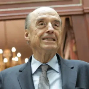 Procuraduría llama a juicio disciplinario al excanciller Álvaro Leyva por incumplir suspensión