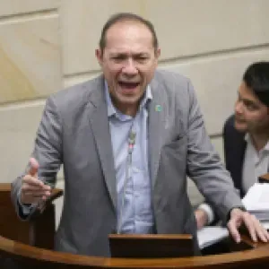 Antonio Sanguino sí irá a juicio por &#039;carrusel de la contratación&#039; en Bogotá; el ministro de Trabajo se pronunció