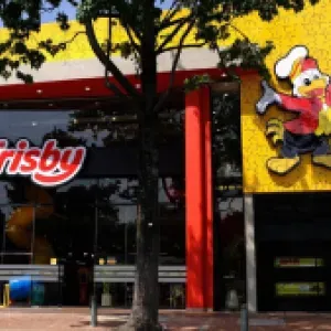Frisby España confirmó las 12 ciudades en las que iniciará sus operaciones: ¿en qué va la disputa legal?