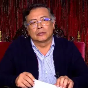 &#039;Deben crecer los impuestos a los ricos&#039;: presidente Gustavo Petro defiende su gobierno en televisión 