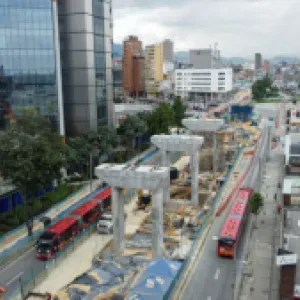 Alcalde Galán anuncia rediseño de las fachadas del metro de Bogotá para armonizar el entorno urbano