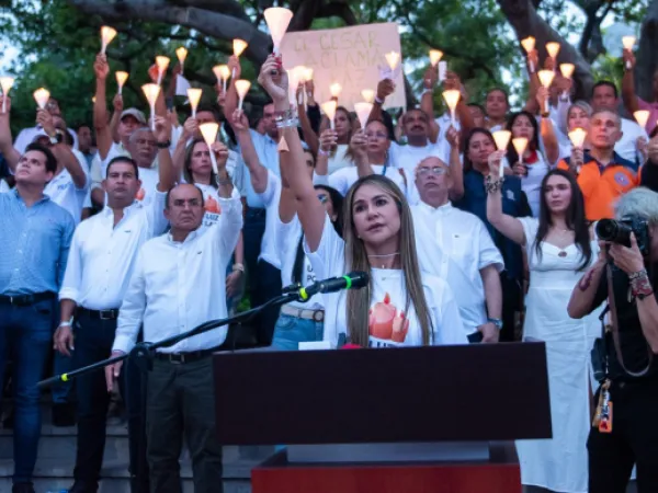 La gobernadora del Cesar, Elvia Sanjuán, durante su participación en la jornada 'Una luz por la vida'.