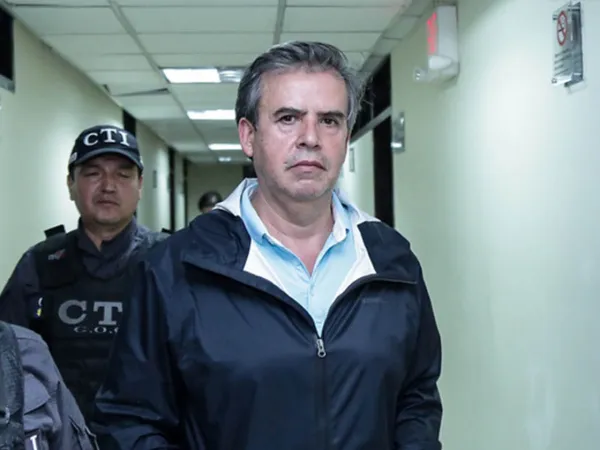Julio Sánchez Cristo entrevista a Alex Vernot