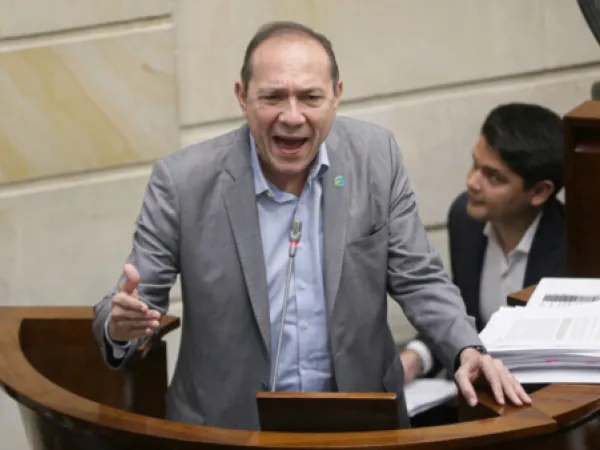 Ministro Antonio Sanguino irá a juicio por carrusel de la contratación